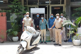 Mayapuri police station team arrested a youth with stolen scooty