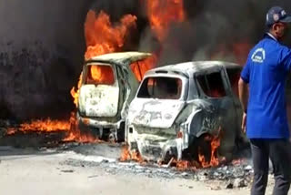 two car burnt in haridwar