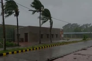 Over 1 lakh evacuated in Odisha as cyclone Amphan nears landfall