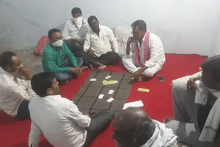 Kamareddy Polices raid on Pekata game players in Madnoor