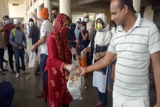 Active Citizen team distributed biscuits to migrant laborers