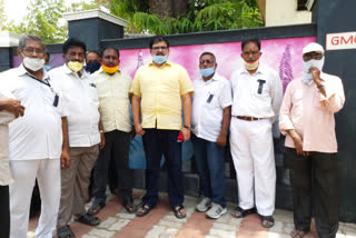 Pattabhiram mourns the death of varahala Naidu