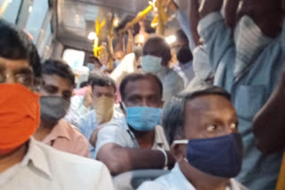 More than 70 passengers in a bus: BMTC threw out the Social distancing