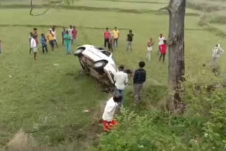 High speed car fell into a pit 15 feet down in Ramgarh