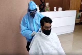 barbers-working-