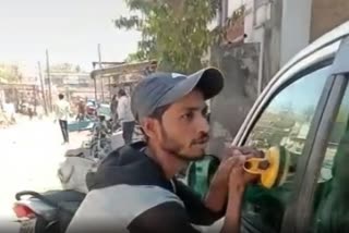 Police is forwarding viral video of Ticketcock in delhi