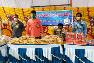 daily-needs-distribution-by-mass-organisation-in-anakapalli