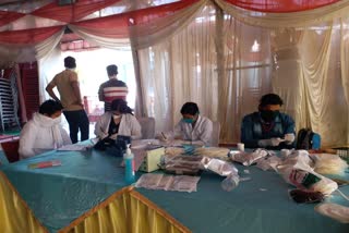 srinagar blood donation camp in lockdown news , लॉकडाउन में ब्लड डोनेशन कैंप श्रीनगर