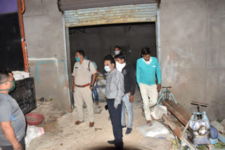 Mandsaur Officers of the Civil Supplies Department raided the night and sealed the warehouse