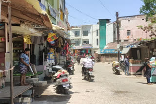 Shops open after 60 days in Hataipalya of Dewas