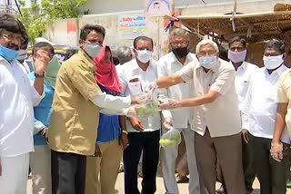 kodanda-ram-sells-batavian-oranges-at-nalgonda