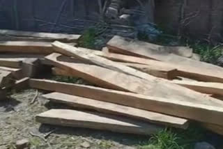 کولگام میں لکڑی سمگلر گرفتار