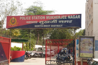 Mukherjee Nagar police caught thief stealing at Kingsway Camp shop