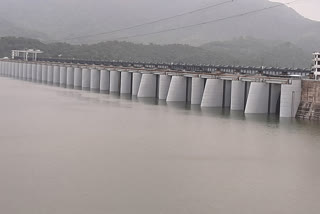 The surface of Narmada dam reached 121.28 meters