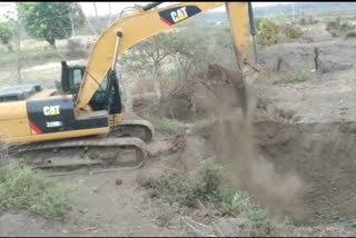 JCB work under MNREGA scheme in Raisen district