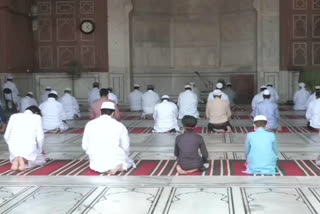 People offered namaz at Jama Masjid today on last Friday of Ramzan in delhi