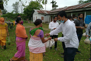 Sutiya student union's food distribution in Golaghat