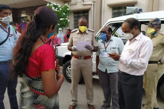 ASHA worker  COVID 19  corona warriors  Bagalkot news  Asha worker attacked  attack on covid warriors  Attack on asha worker in Karnataka  Attack on asha worker in Bagalkot  Karnataka  കർണാടക  കൊവിഡ്  കൊറോണ വൈറസ്  ബെംഗളുരു  ബെംഗളുരു  ആശാ വർക്കർ