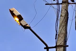 hubli-street-lights-are-on-at-day-time