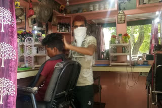 Salon opened after collector's orders in Anuppur