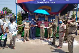 SP distributes glucose at vijayanagaram