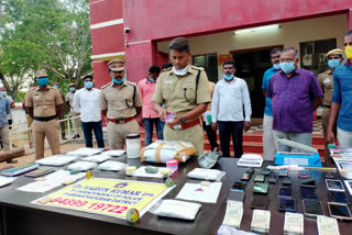 Nine held for trafficking illegal drugs to Srilanka