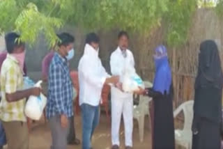 grossaries distribute to musilm ladies  in krishan dst jaggayapeta