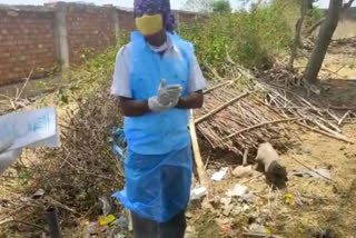 Health workers forced to work by replacing polythene with PPE kits in Ashoknagar
