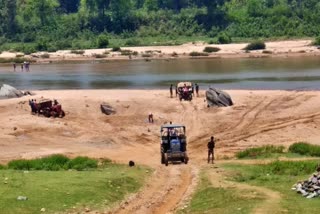 बालू का अवैध कारोबार