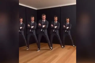 David Warner Does famous bollywood actors Akshay Kumar bala song Dance Step