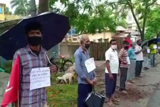 CITU protest at Dhuburi amid Covid-19