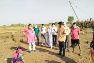 bemetara-mla-ashish-chhabra-inspects-mgnrega-works-in-dewarbija