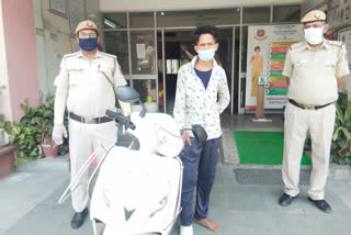 Najafgarh police arrested a vehicle thief