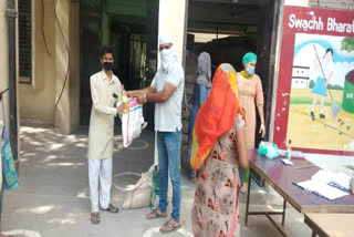 Ration distributed among the needy in Najafgarh delhi