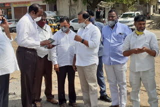 Businessmen should follow government rules: MLA Subhash Reddy