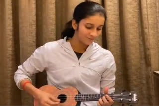 Rodrigues shows off her singing and ukulele skills