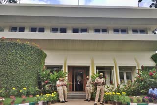 today No one officer and minister visits CM House