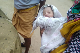 Etv Bharat, Gujarati News, New born baby found abandoned in tirupur amid coronavirus COVID-19 lockdown