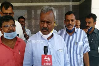 Corona cases increasing by migrant workers: st somashekar