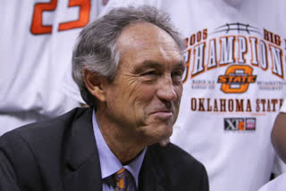 Eddie Sutton, Hall of Fame basketball coach, dies at 84