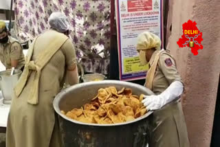 najafgarh police food distribution due to lockdown