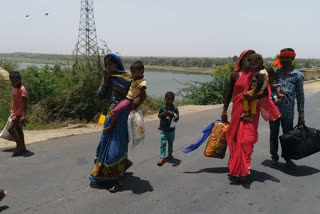 migrant-laborers-still-walking-on-foot-to-reach-their-home