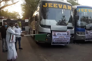 Buses left form raipur for taking labours from Goa