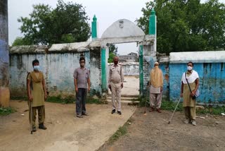 Eid being celebrated by following social distance in Pakur