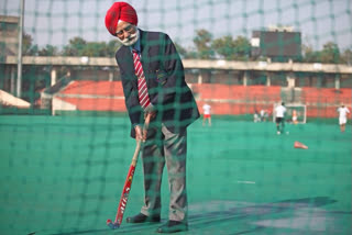 Hockey India Pays tribute to legend Balbir Singh Sr