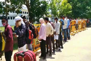 Migrants registered their names for travel to uttarapradesh