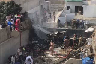 Video shows immediate aftermath of Pakistan crash