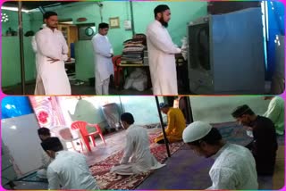 سوشل ڈسٹنسنگ کے ساتھ احمدآباد میں عید الفطر منائی گئی