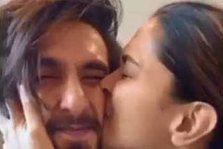 Deepika kisses Ranveer's 'squishable face'