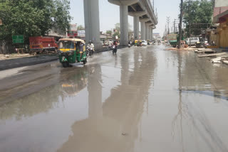 drain water overflow near Shiv vihar metro station